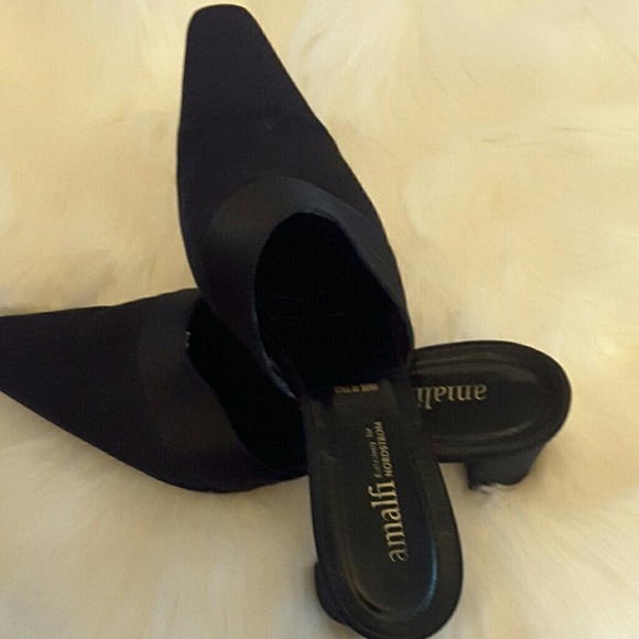 Amali slip on shoes with small kitten heelssize - Picture 8 of 8